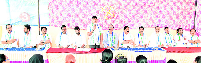 వైఎస్సార్‌సీపీని బలీయమైన శక్తిగా మార్చాలి 1