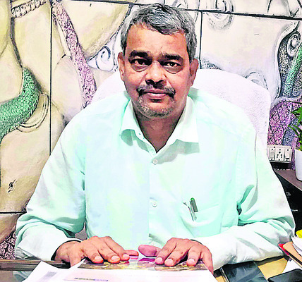 ప్రత్యేక కృషి  
1