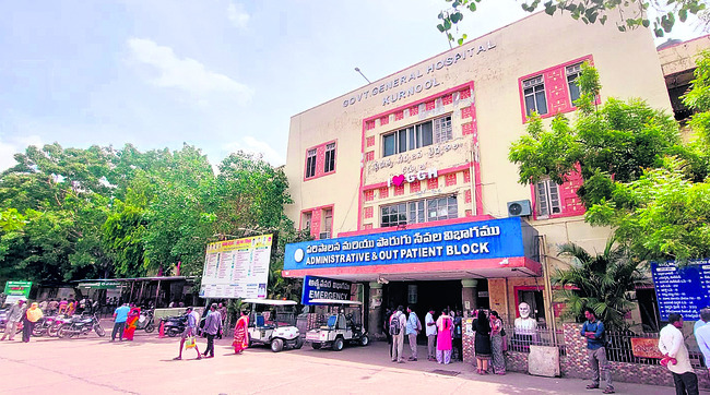 పారిశుద్ధ్య కార్మికులకు 50 కష్టాలు1