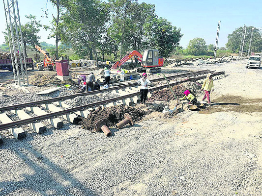 నత్తనడకన రైల్వే ఆధునికీకరణ1