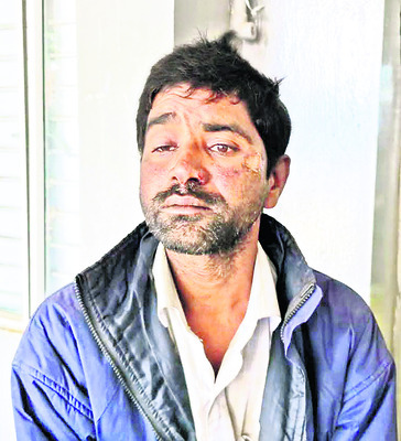 రోడ్డు ప్రమాదంలో ఇద్దరికి గాయాలు1