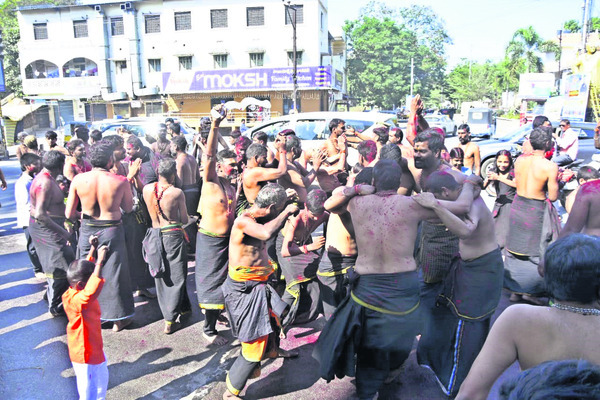 స్వామియే అయ్యప్పో.. 1