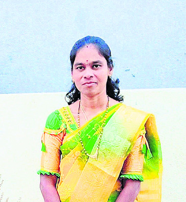 వార్డుల్లో కుటుంబ సభ్యుల పోటీ 1