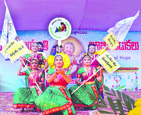 మానవుల రక్షణార్థం సిలువపై ఏసు మరణం 2