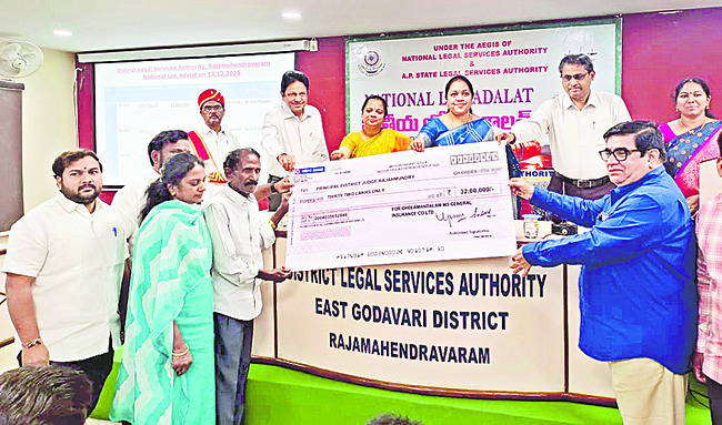 శృంగార వల్లభ స్వామి  ఆలయం కిటకిట 1