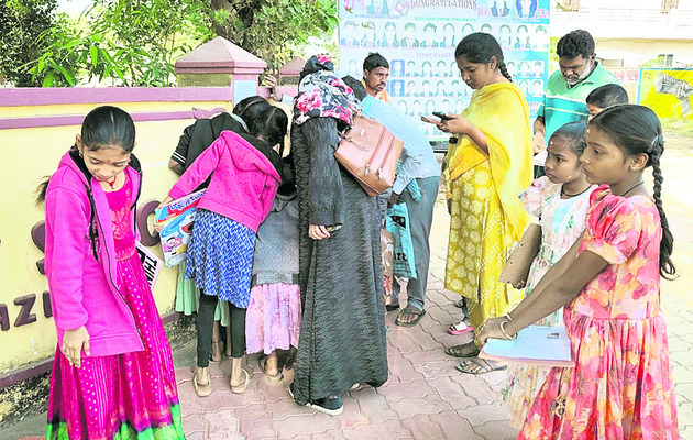 ప్రశాంతంగా నవోదయ పరీక్ష1