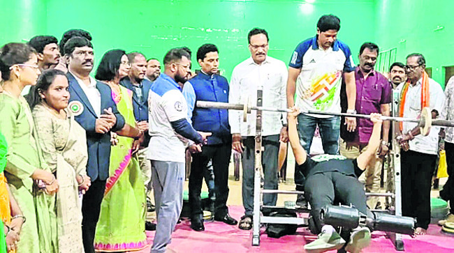 గడ్డివాములు దగ్ధం 2