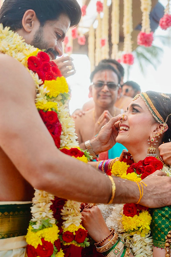 Actress Keerthy Suresh Wedding Anniversary SPecial Photos14