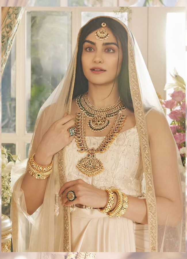 Actress Adah Sharma, dressed up like a bride... Photos.6