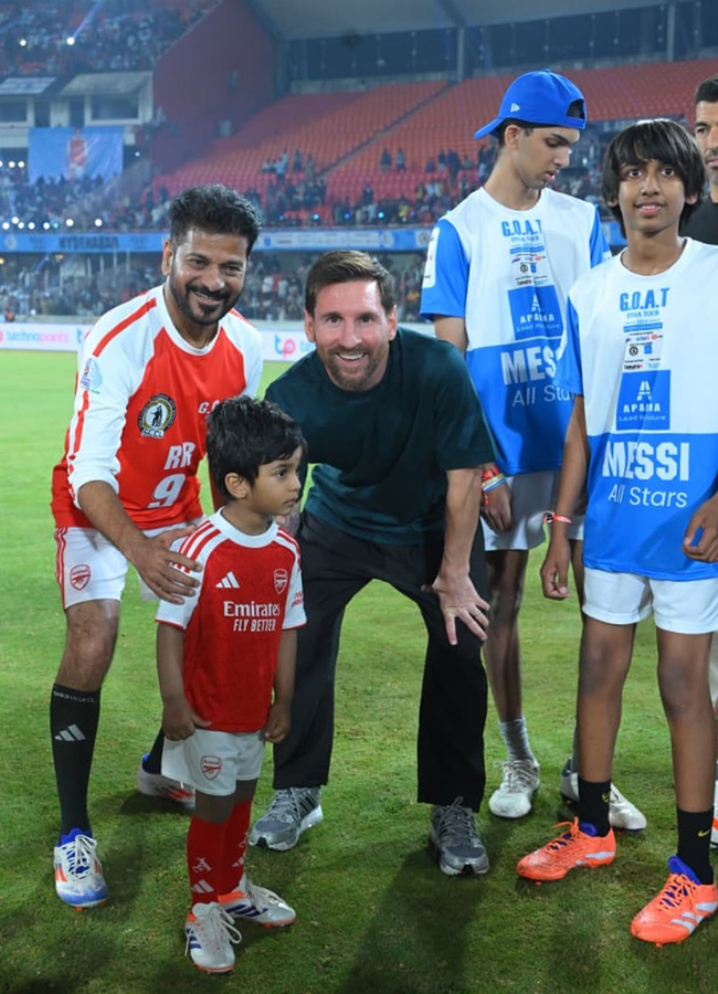 Uppal electrifying atmosphere Hyderabad chanted the Messi mantra (Photos)17