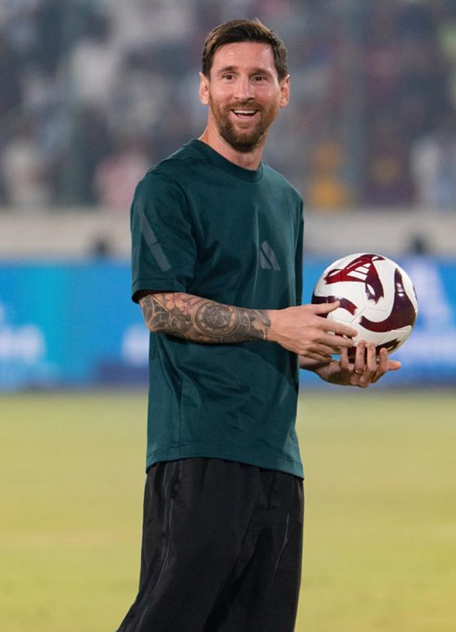 Uppal electrifying atmosphere Hyderabad chanted the Messi mantra (Photos)5