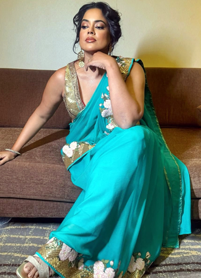 Tollywood actress Sameera Reddy's birthday special (Gallery)3