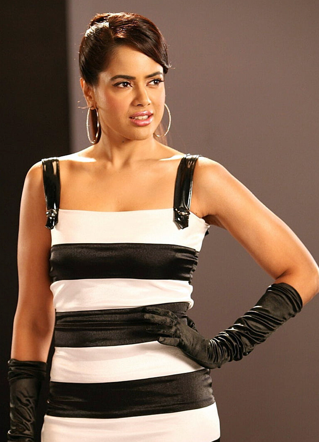 Tollywood actress Sameera Reddy's birthday special (Gallery)4