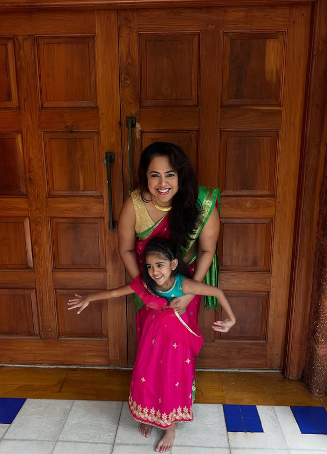 Tollywood actress Sameera Reddy's birthday special (Gallery)7