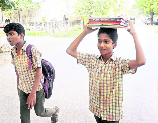 ‘కంట్రోల్‌’ తప్పిన ప్రయాణం!
4