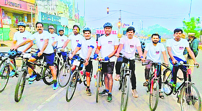 పతకాల వీరుడు @592