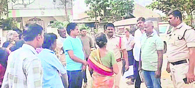 కుటుంబ కలహాలతో వివాహిత హత్య 1