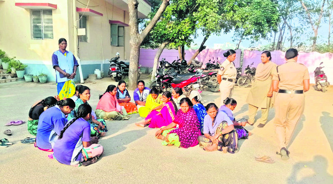 కొనసాగుతున్న ఉద్రిక్తత 1