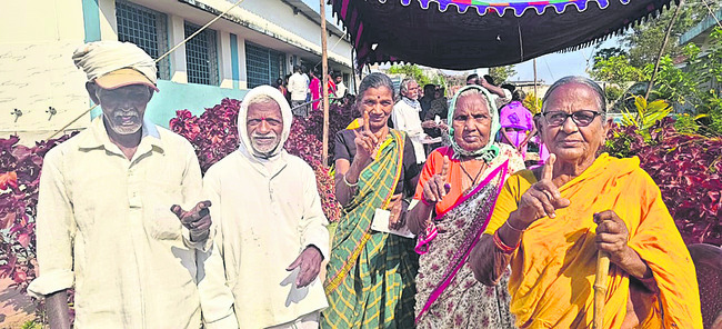 ● 111 పంచాయతీల్లో రెండోవిడత పోలింగ్‌ ● క దిలిన పల్లెలు.5