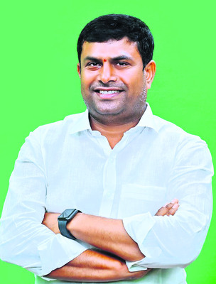 తొలిసారి ఓటు వేసిన అక్కాచెల్లెళ్లు2