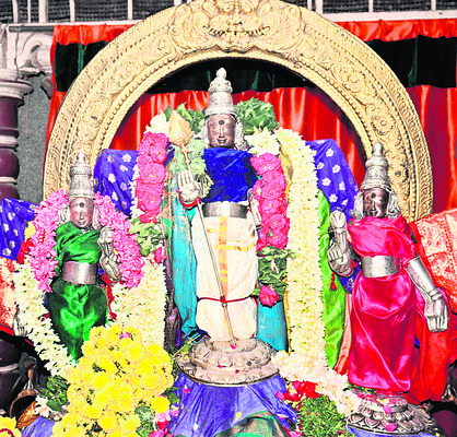 తిరుత్తణి ఆలయానికి పోటెత్తిన భక్తజనం 1