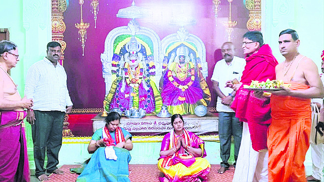 నృసింహుడిని   దర్శించుకున్న జిల్లా జడ్జి1