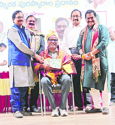 కుంచెతో తెలుగును వెలిగించిన బాపు 2