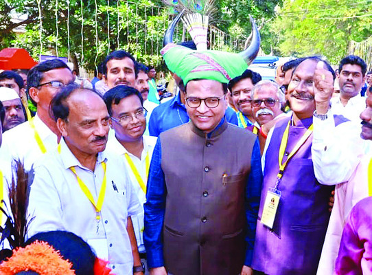 సాగర్‌లో సీఎస్‌, మాజీ డీజీపీ1