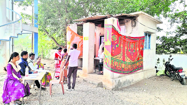 పోటెత్తిన ఓటర్లు2