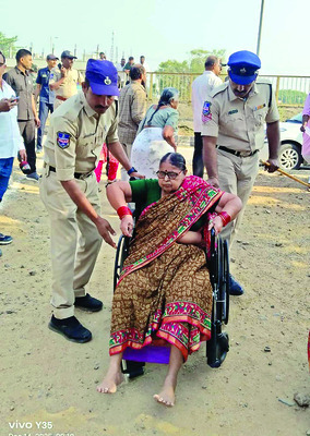 అధికార పార్టీదే హవా 2