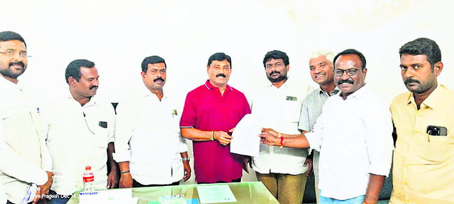 కేసీ కాలువలో మృతదేహం
1