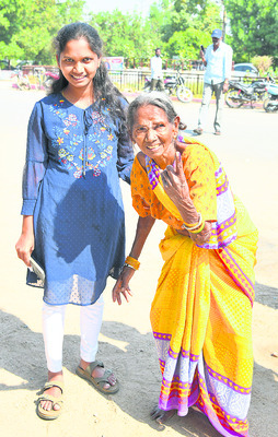 చేయి ఎత్తిన సం​గ్రామం3