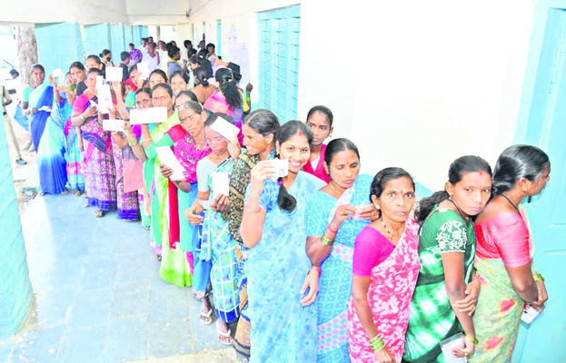 గ్రామాలు పోటెత్తాయి..1