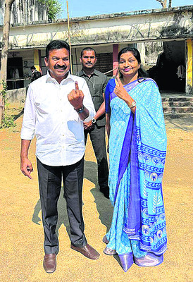 చేయి ఎత్తిన సం​గ్రామం2