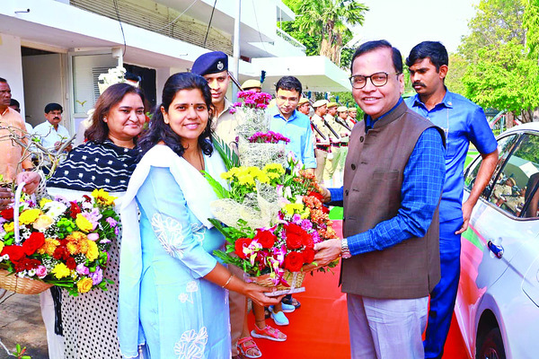 సాగర్‌లో సీఎస్‌, మాజీ డీజీపీ2