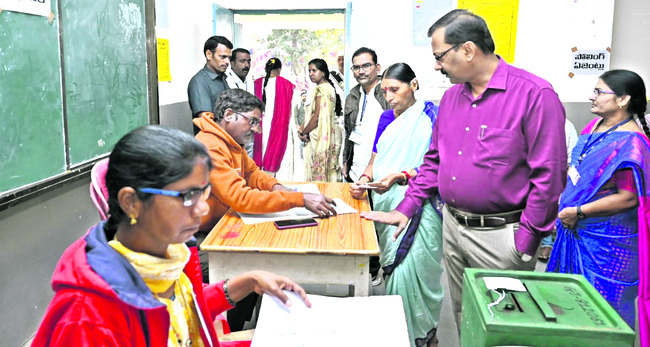 కాంగ్రెస్‌దే హవా..1