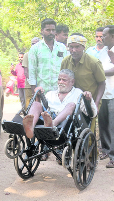 చెయ్యెత్తి.. జైకొట్టి.. 6