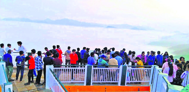 మురిసిన పర్యాటకం1