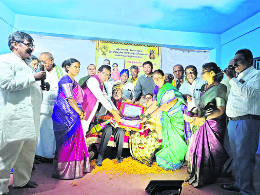 మీ కోసం వెబ్‌సైట్‌లో   పీజీఆర్‌ఎస్‌ అర్జీల వివరాలు 2