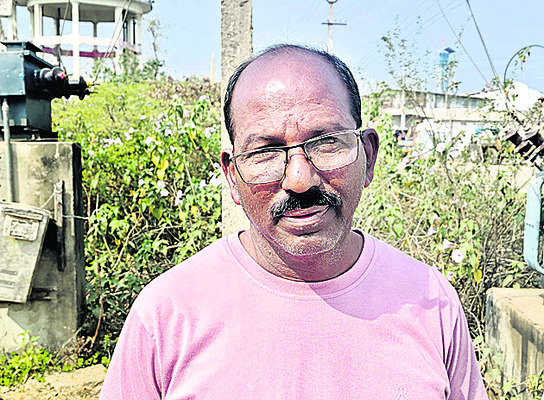 ప్రభుత్వ స్థలంలో పాగా! 2