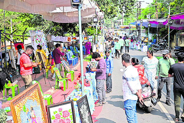 కరుణించమ్మా.. కనకదుర్గమ్మా 1
