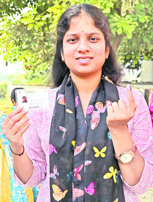 పోటెత్తిన ఓటర్లు.. 3