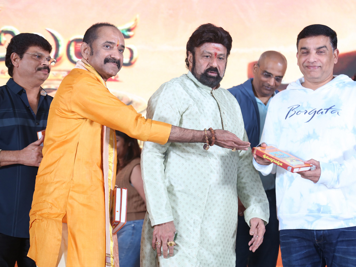 Akhanda 2 Thandavam Success Meet Photos11