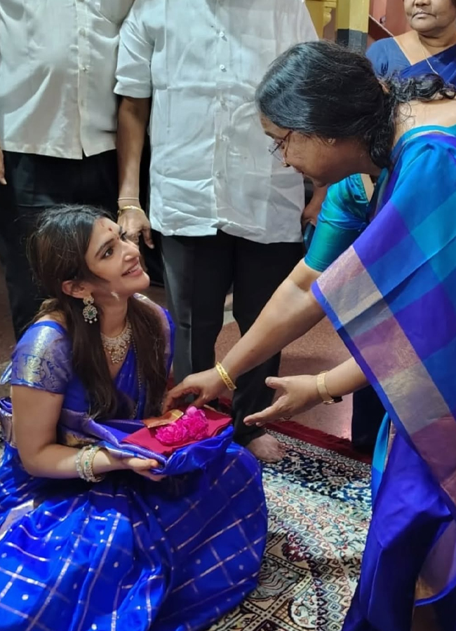 Actress Sreeleela at the Simhachalam temple (Photos)2