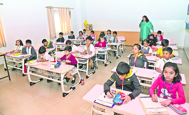 ‘సాక్షి’ స్పెల్‌ బీకి విశేష స్పందన 1