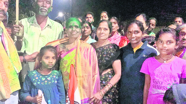 హస్తం జోష్‌.. కారు జోరు 1