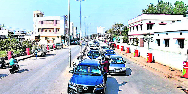 జనం కదం తొక్కారు.. కుటమి సర్కారు కుట్రలపై గళమెత్తారు. మ3