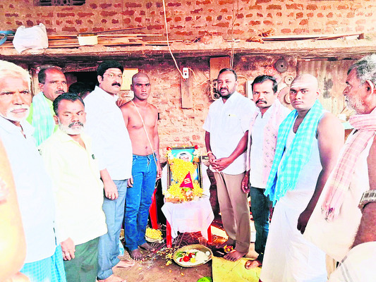 జానకీ సదనానికి  రూ.12 లక్షల విరాళం
2