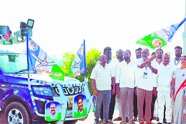 చలో తిరుపతికి 150 కార్లతో ర్యాలీ 1