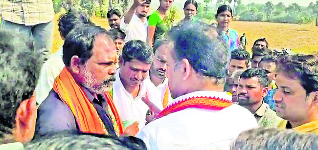 పోలీసుల ఫ్లాగ్‌మార్చ్‌
1